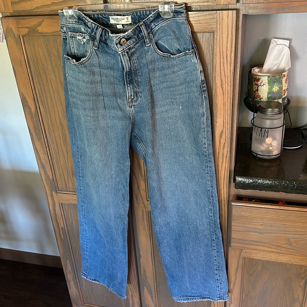 Abercrombie & Fitch Curve Love "90's Relaxed Jean"